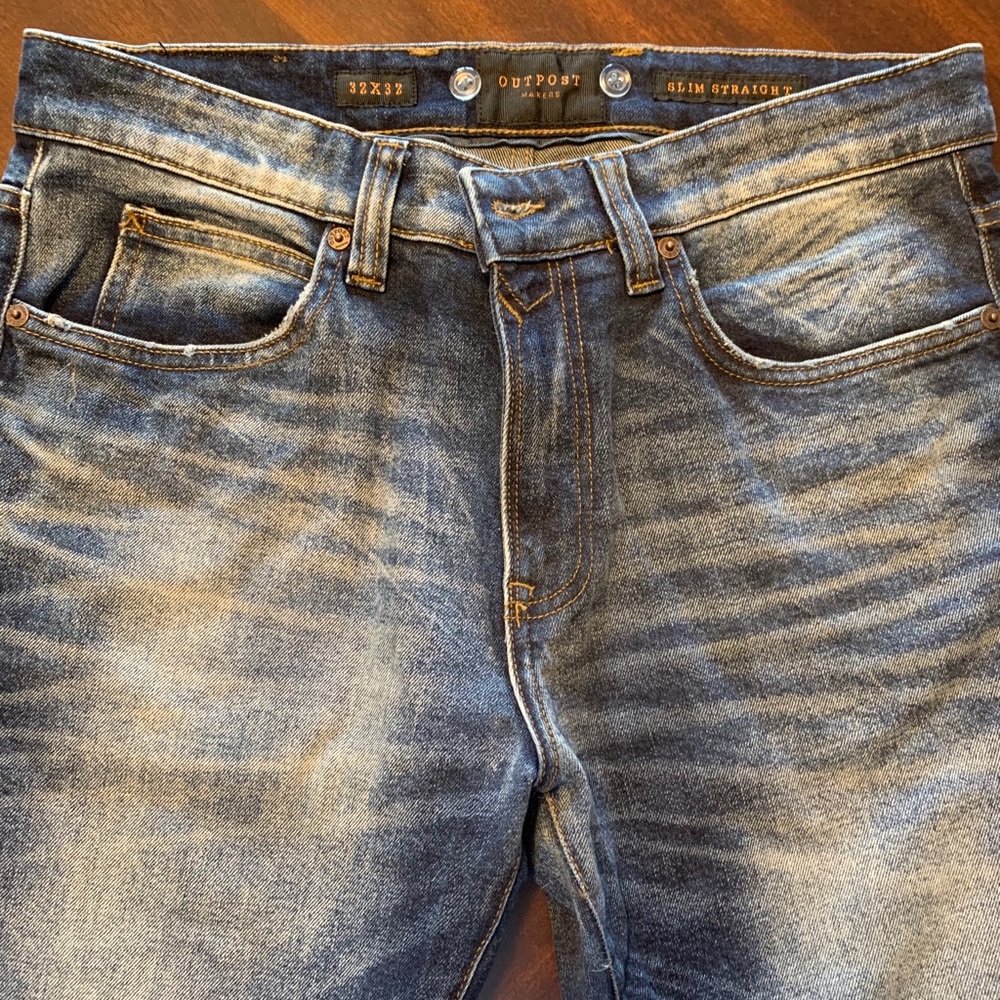 Outpost Slim Straight Jeans. 32 x 32.